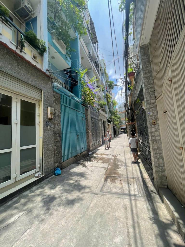 BÁN NHÀ HẺM 4M ĐỒNG ĐEN-3.5X12M-TRỆT+2l+ST-6PHOGF-3WC-6.3 TỶ TL